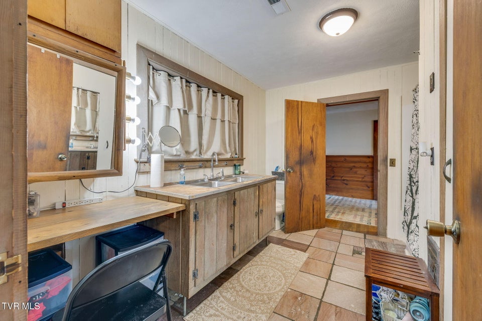 Photo #21: 214 Susong Lane