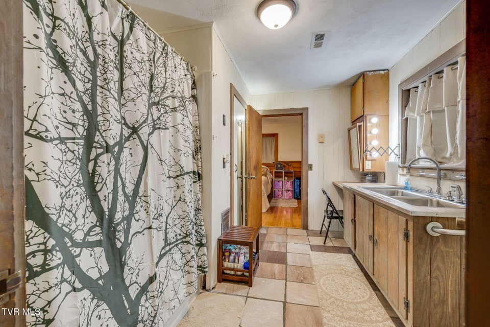 Photo #22: 214 Susong Lane