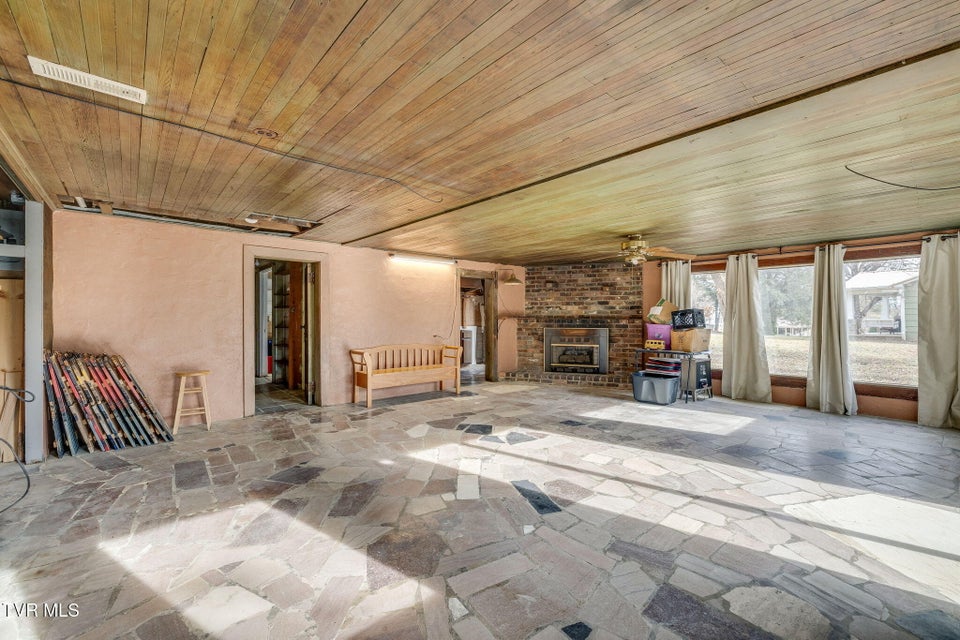 Photo #29: 214 Susong Lane