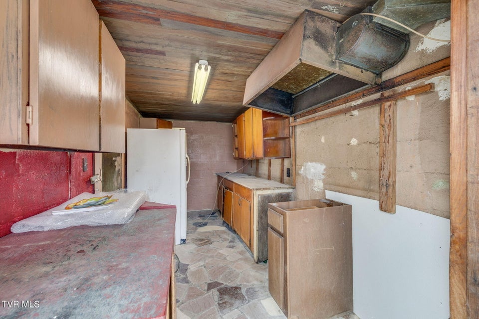 Photo #31: 214 Susong Lane