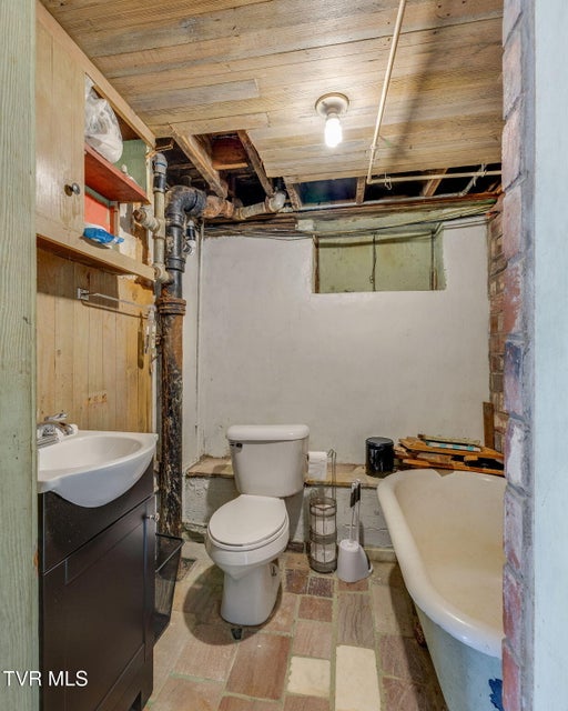 Photo #34: 214 Susong Lane