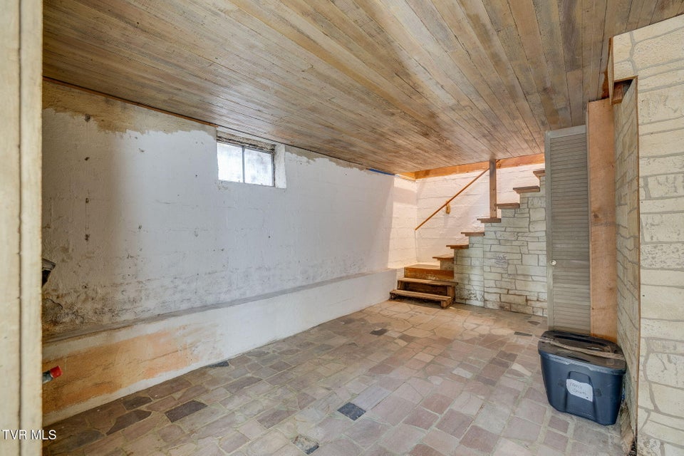 Photo #36: 214 Susong Lane