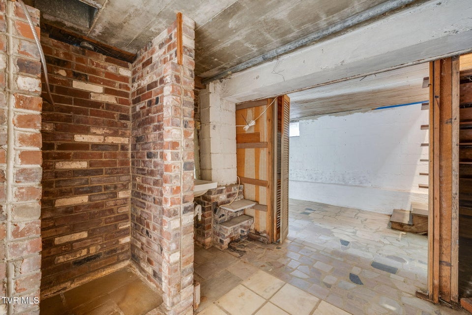 Photo #38: 214 Susong Lane