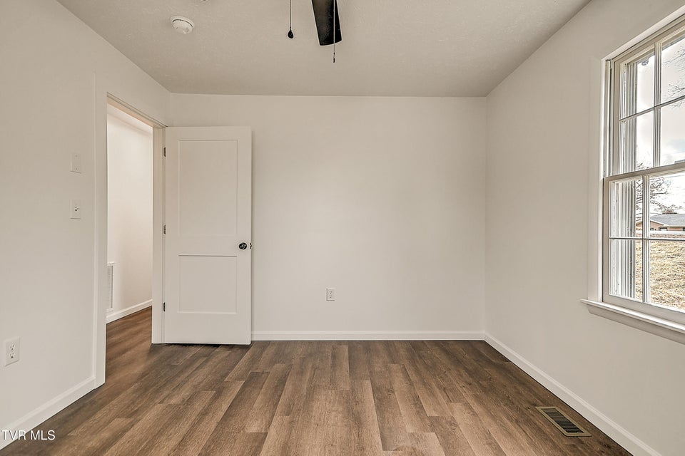 Photo #33: 457 Merman Road