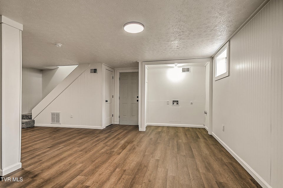 Photo #37: 457 Merman Road