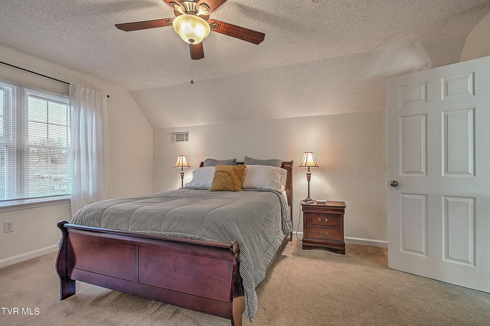 Photo #25: 324 Ferndale Lane