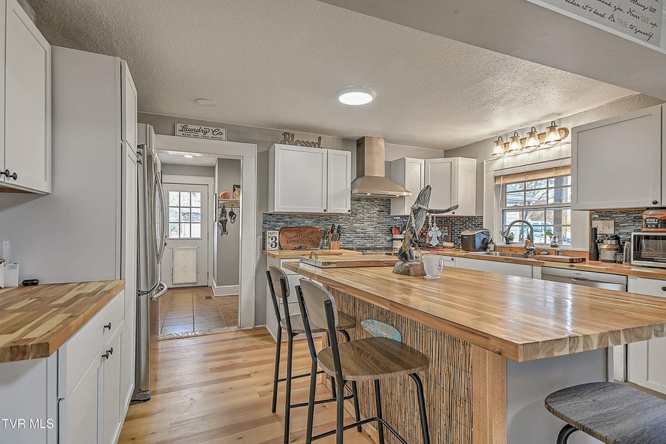 Photo #17: 2205 Pendragon Road