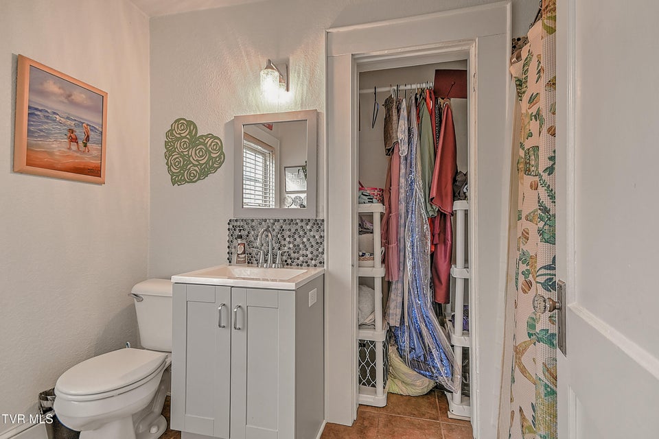 Photo #21: 2205 Pendragon Road