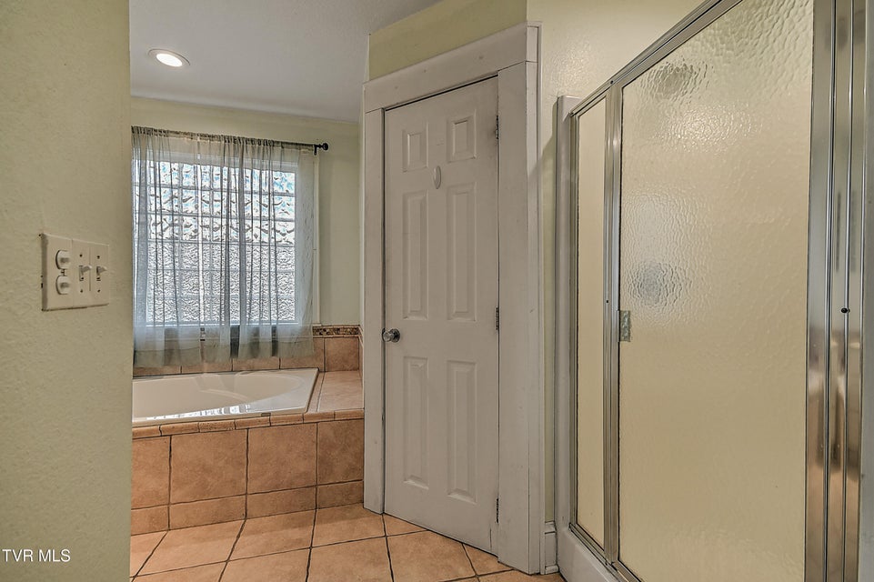 Photo #28: 2205 Pendragon Road