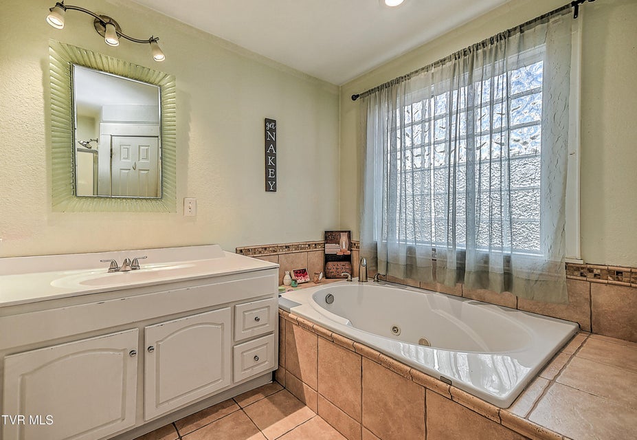 Photo #29: 2205 Pendragon Road