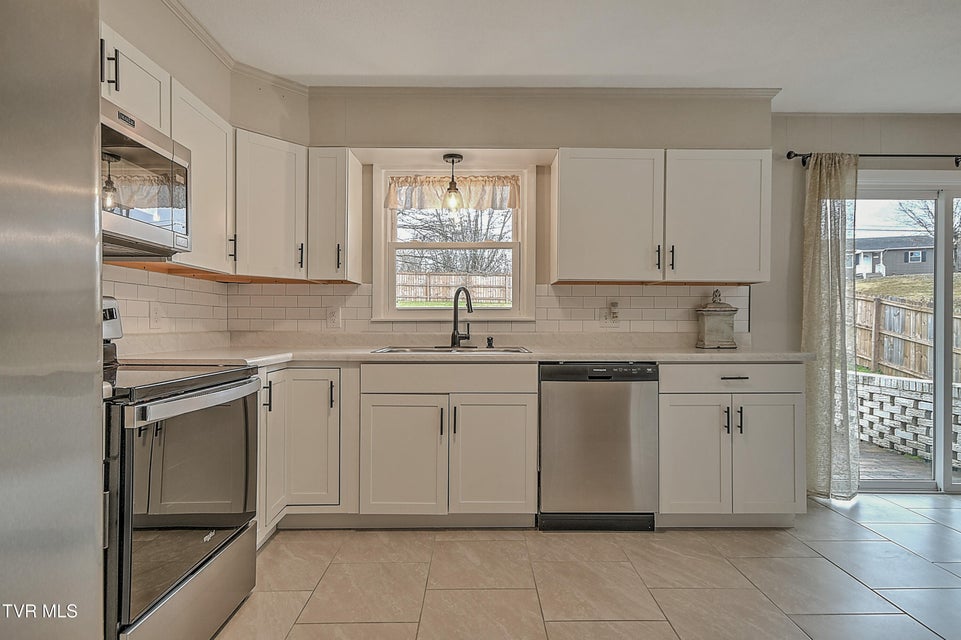 Photo #7: 206 Lynfield Road