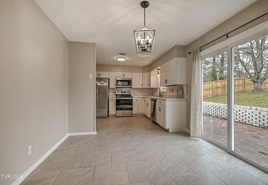 Photo #10: 206 Lynfield Road