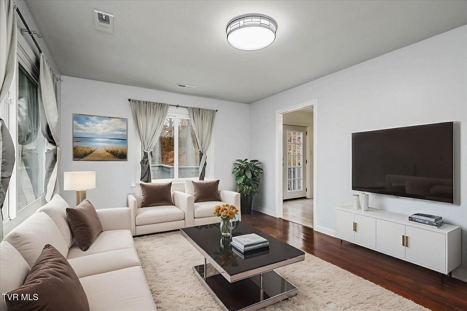 Photo #8: 917 Quillen Street