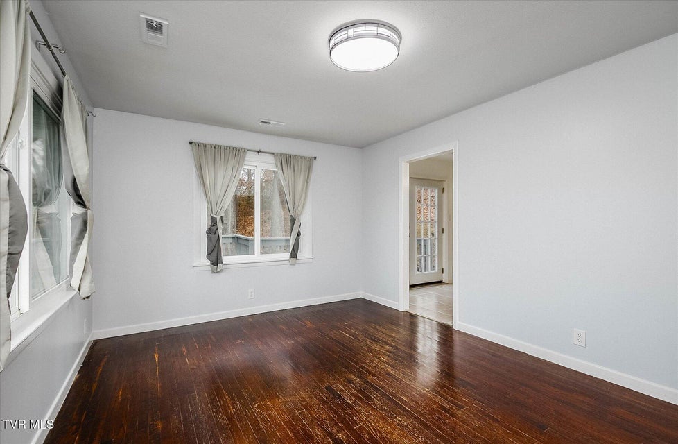 Photo #9: 917 Quillen Street