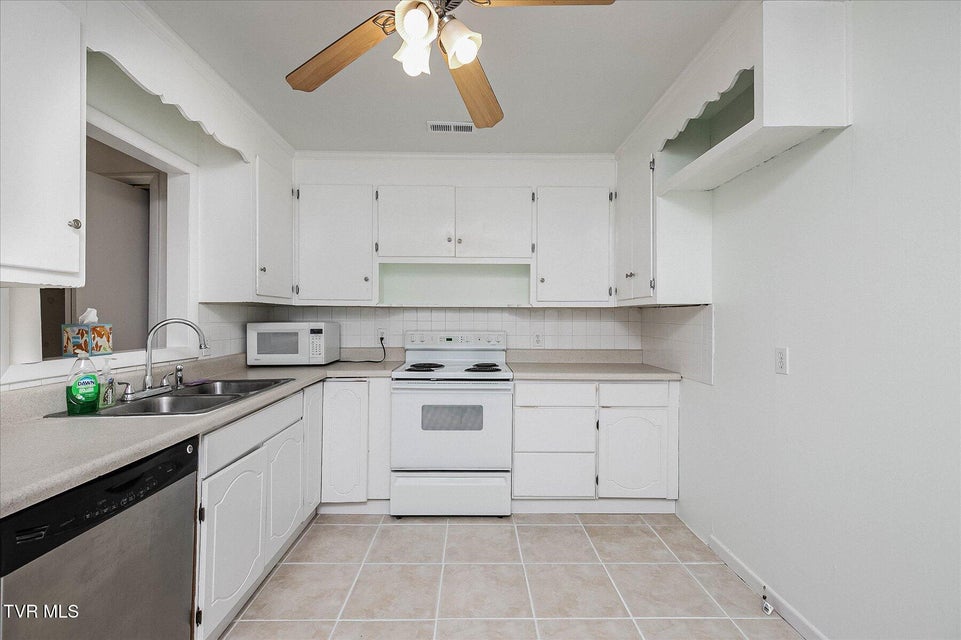 Photo #14: 917 Quillen Street