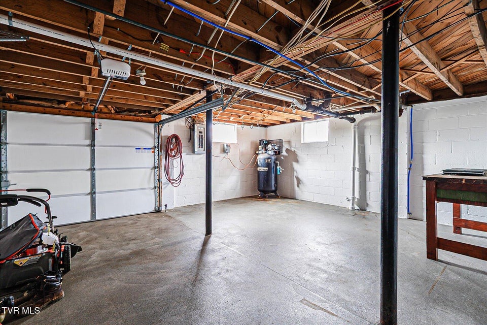 Photo #27: 917 Quillen Street