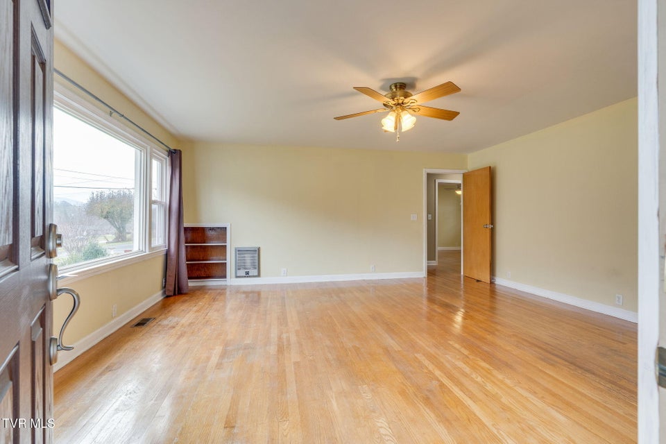 Photo #6: 1669 Highway 91 