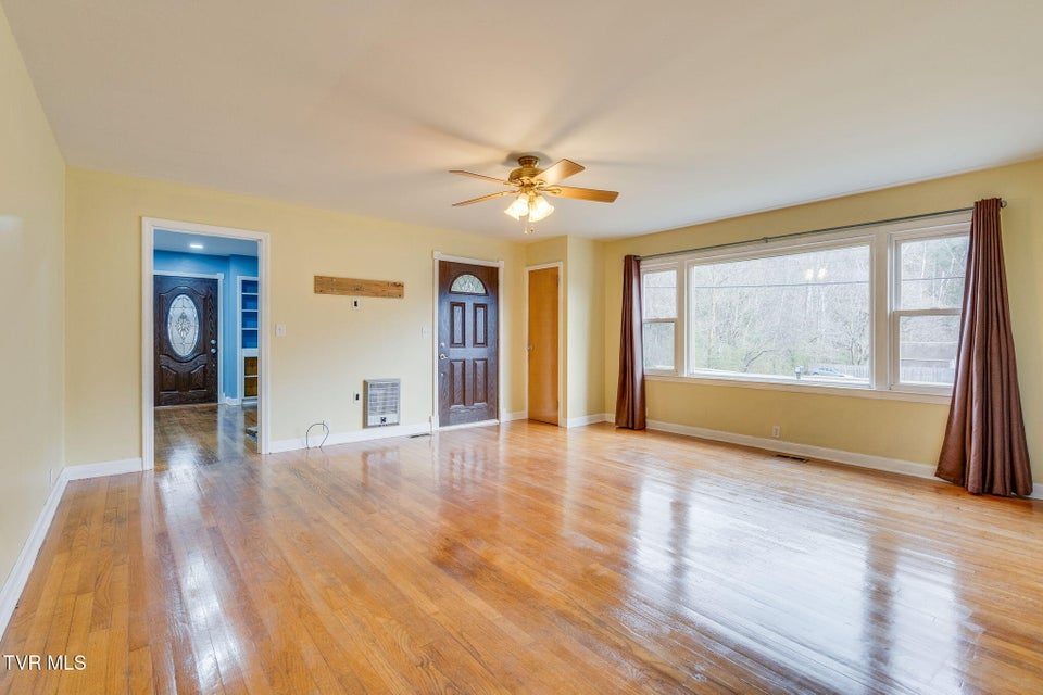 Photo #7: 1669 Highway 91 