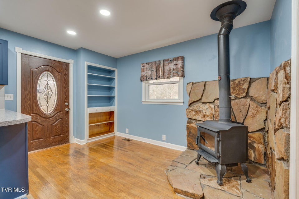 Photo #10: 1669 Highway 91 