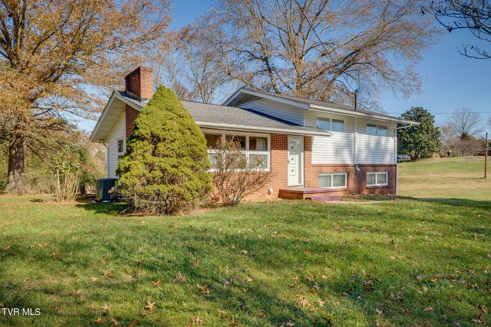 Photo #2: 106 Patrick Henry Circle