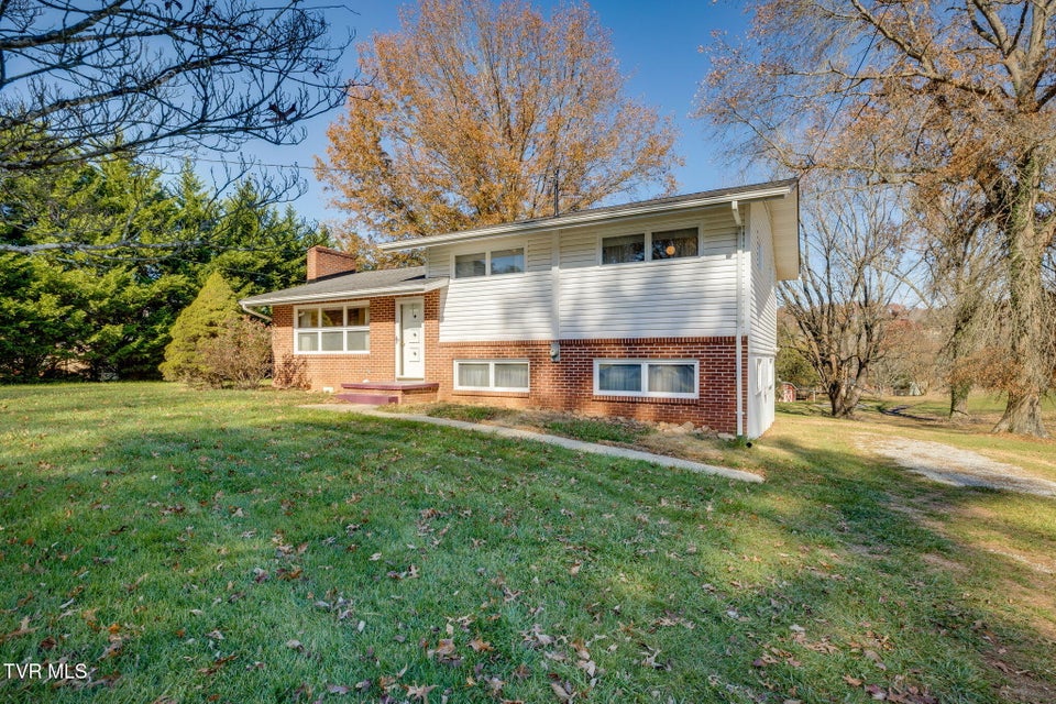 Photo #3: 106 Patrick Henry Circle