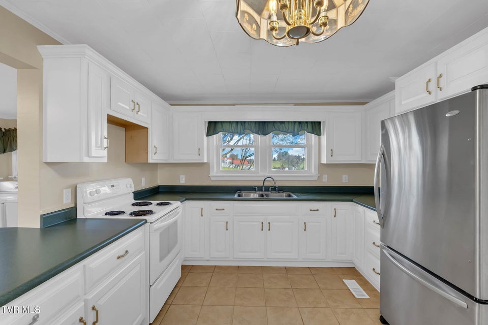 Photo #13: 2873 Main Street