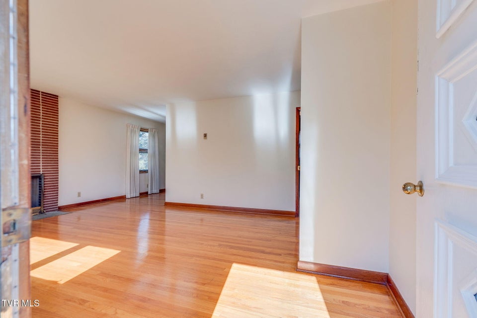 Photo #5: 106 Patrick Henry Circle