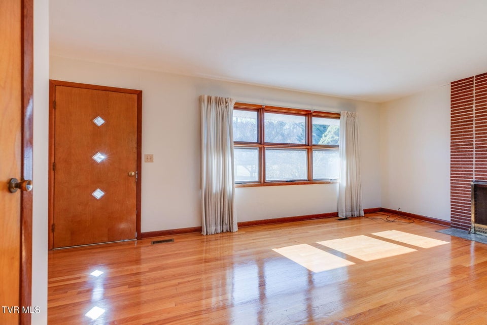 Photo #6: 106 Patrick Henry Circle