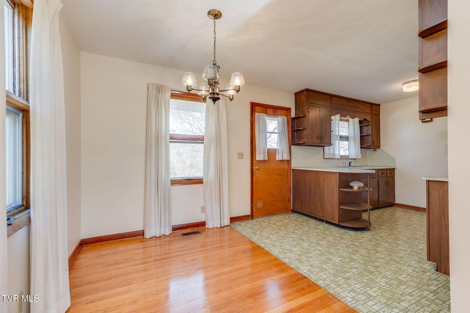 Photo #8: 106 Patrick Henry Circle