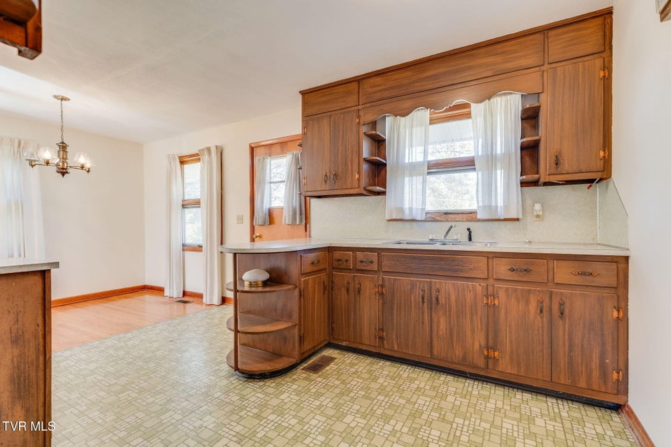 Photo #11: 106 Patrick Henry Circle