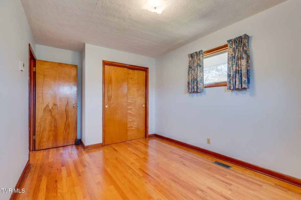 Photo #20: 106 Patrick Henry Circle