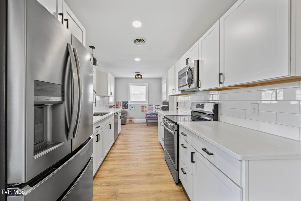 Photo #7: 1520 Tremont Avenue