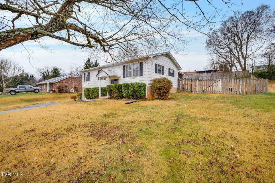 Photo #4: 3200 Buckingham Drive