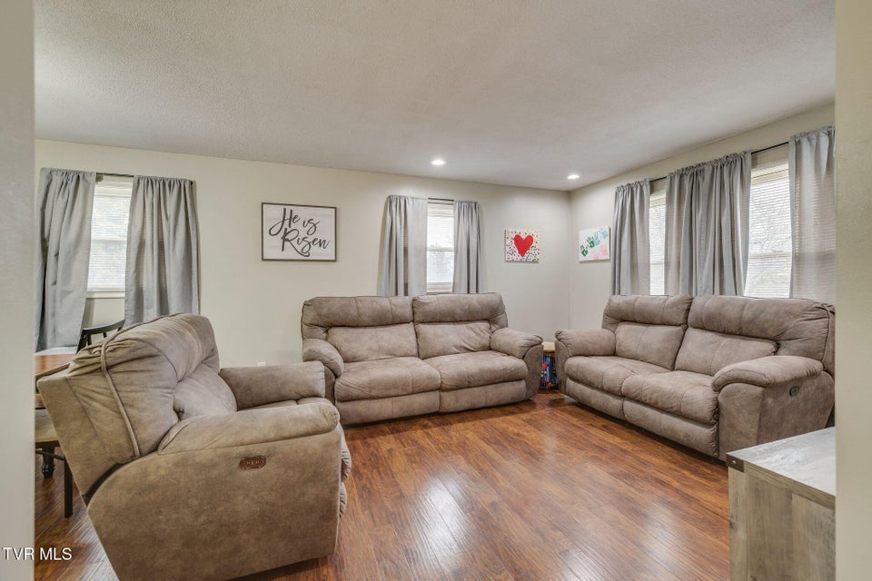 Photo #6: 3200 Buckingham Drive