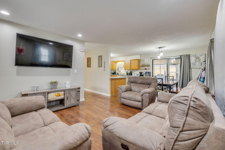 Photo #7: 3200 Buckingham Drive