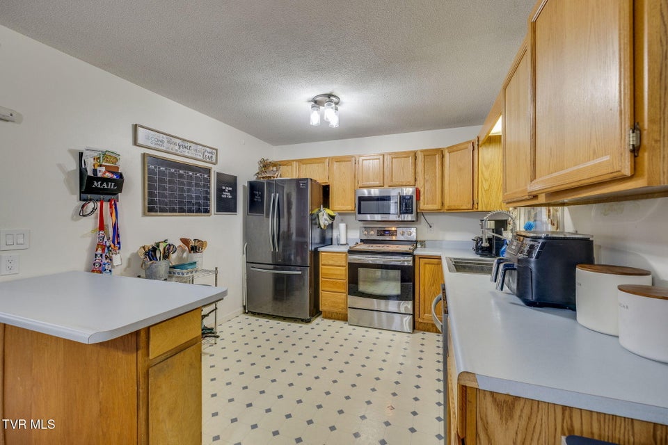 Photo #11: 3200 Buckingham Drive