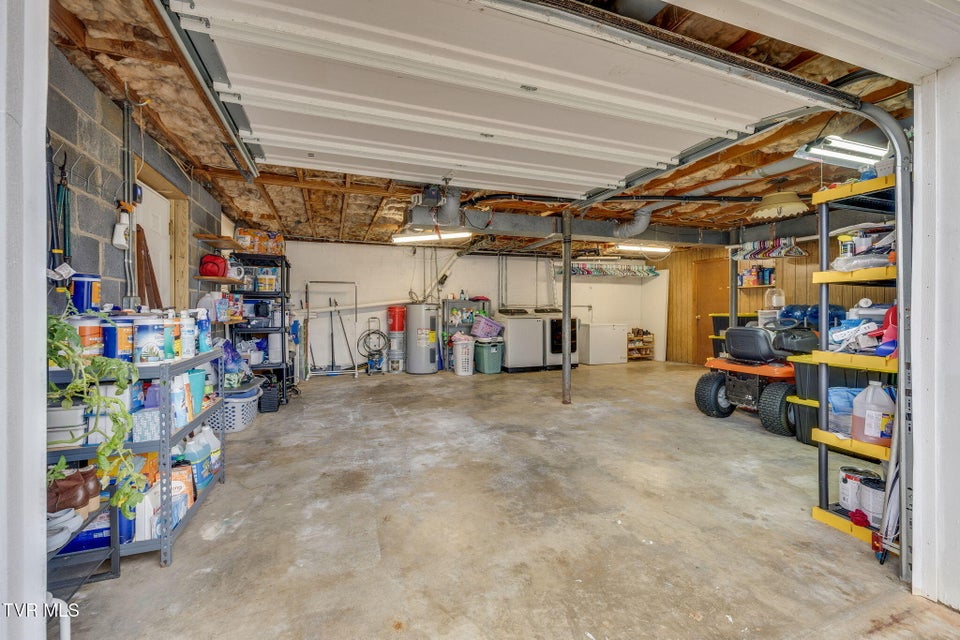 Photo #27: 3200 Buckingham Drive