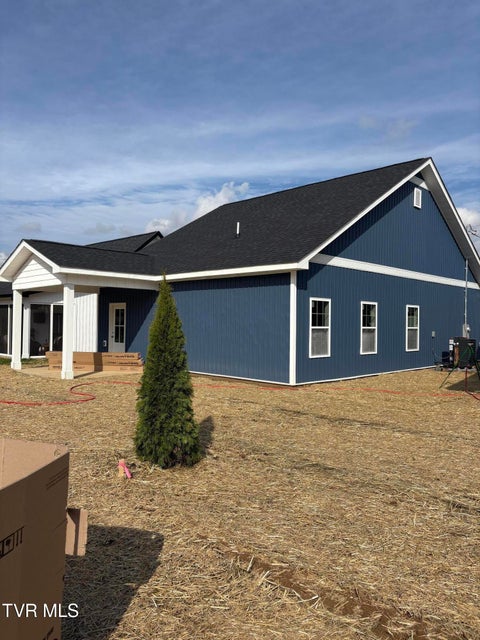 Photo #2: 616 Pine Street