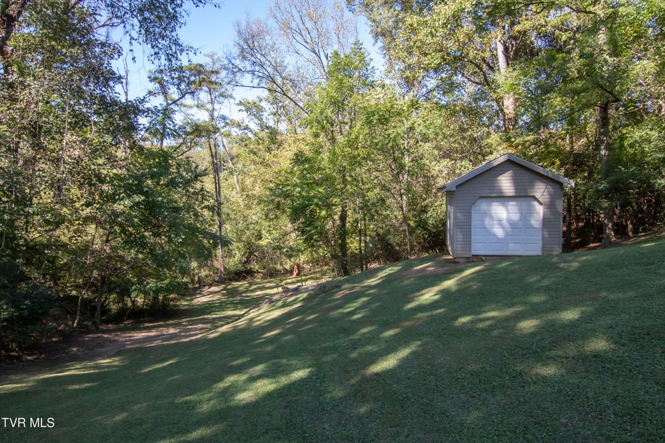 Photo #9: 203 Hilltop Drive