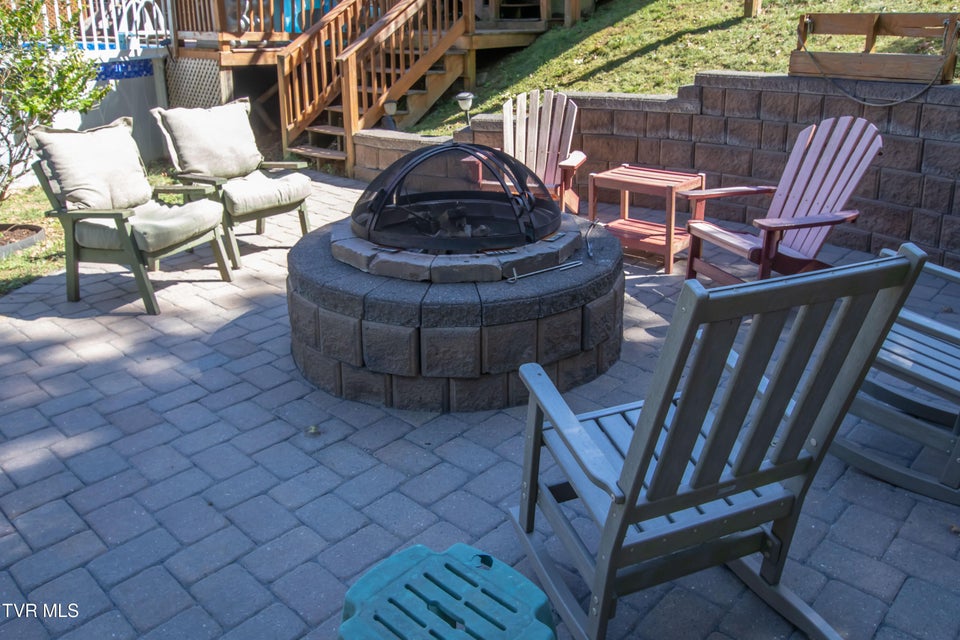 Photo #16: 203 Hilltop Drive