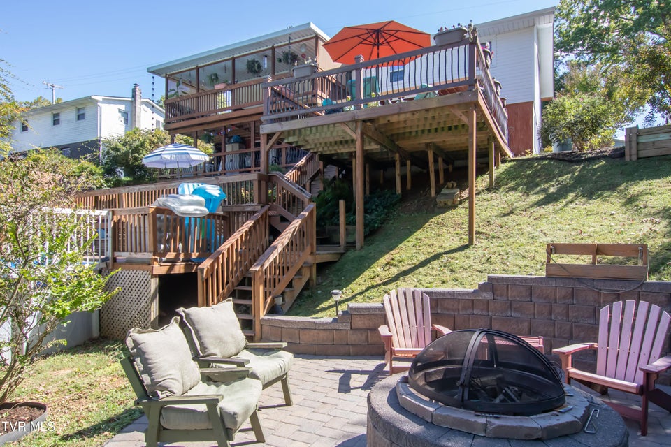 Photo #7: 203 Hilltop Drive