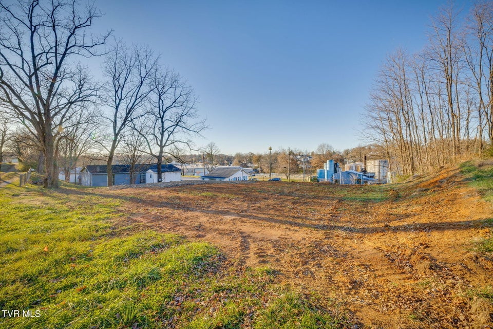 Photo #5: 544 Oakwood Street