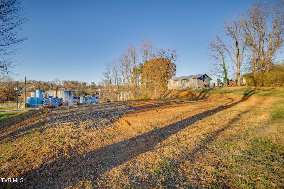 Photo #4: 544 Oakwood Street