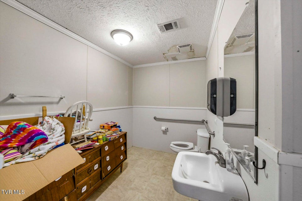 Photo #37: 330 Dumplin Valley Road