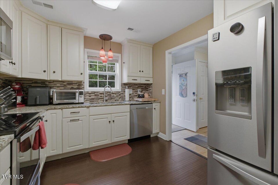 Photo #17: 30 Pepper Ridge Court