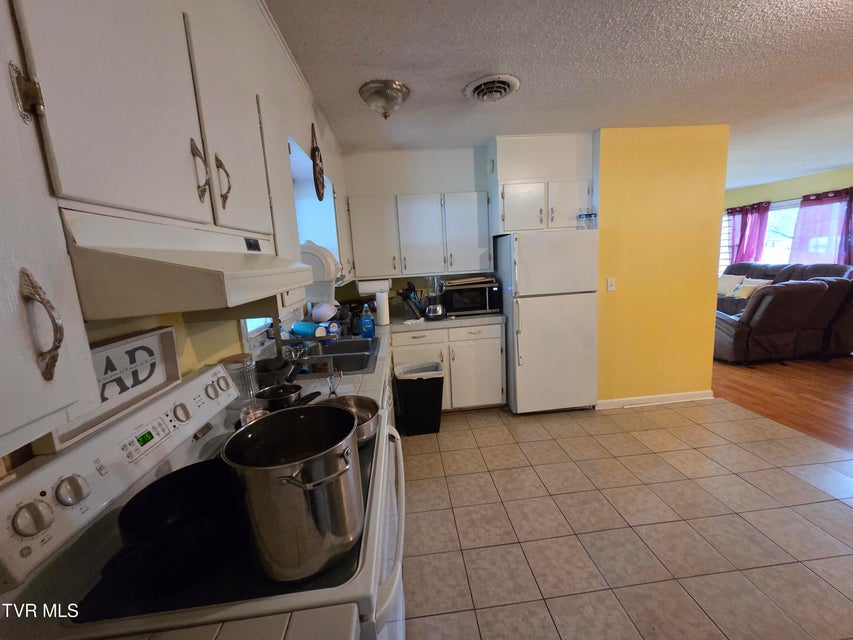 Photo #8: 1914 Oakland Avenue