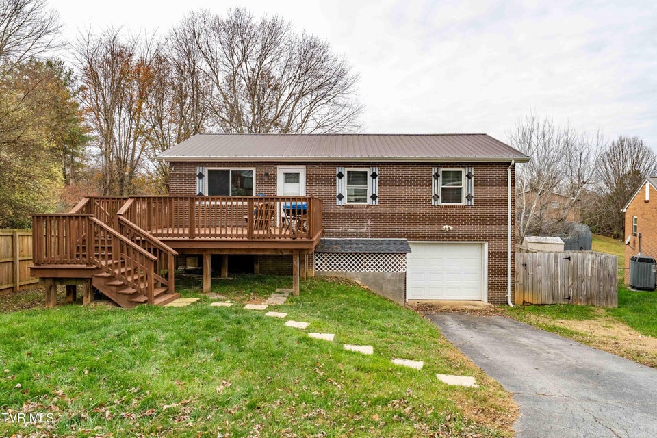 Photo #3: 121 Valley Circle