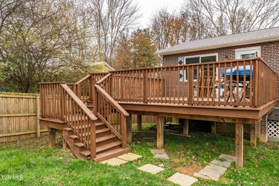 Photo #4: 121 Valley Circle