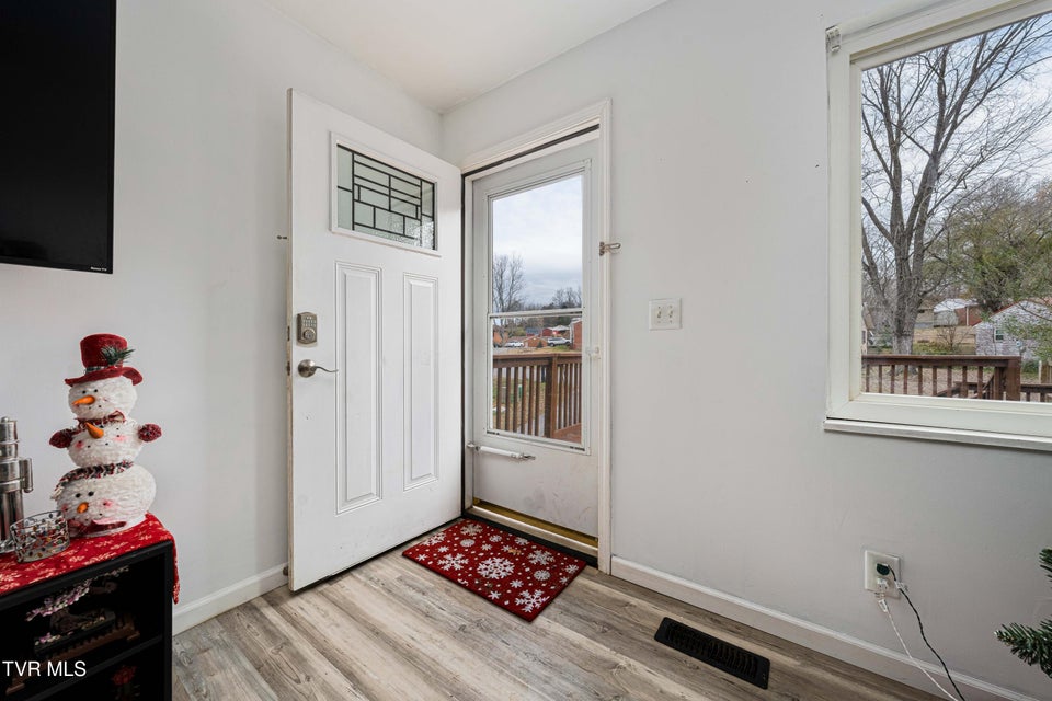 Photo #16: 121 Valley Circle