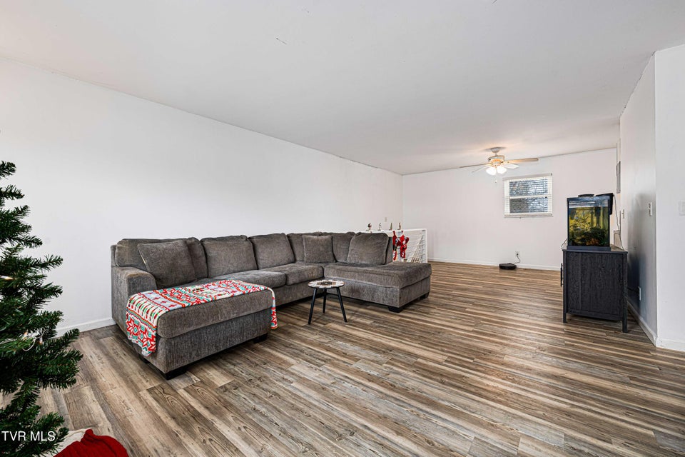 Photo #17: 121 Valley Circle